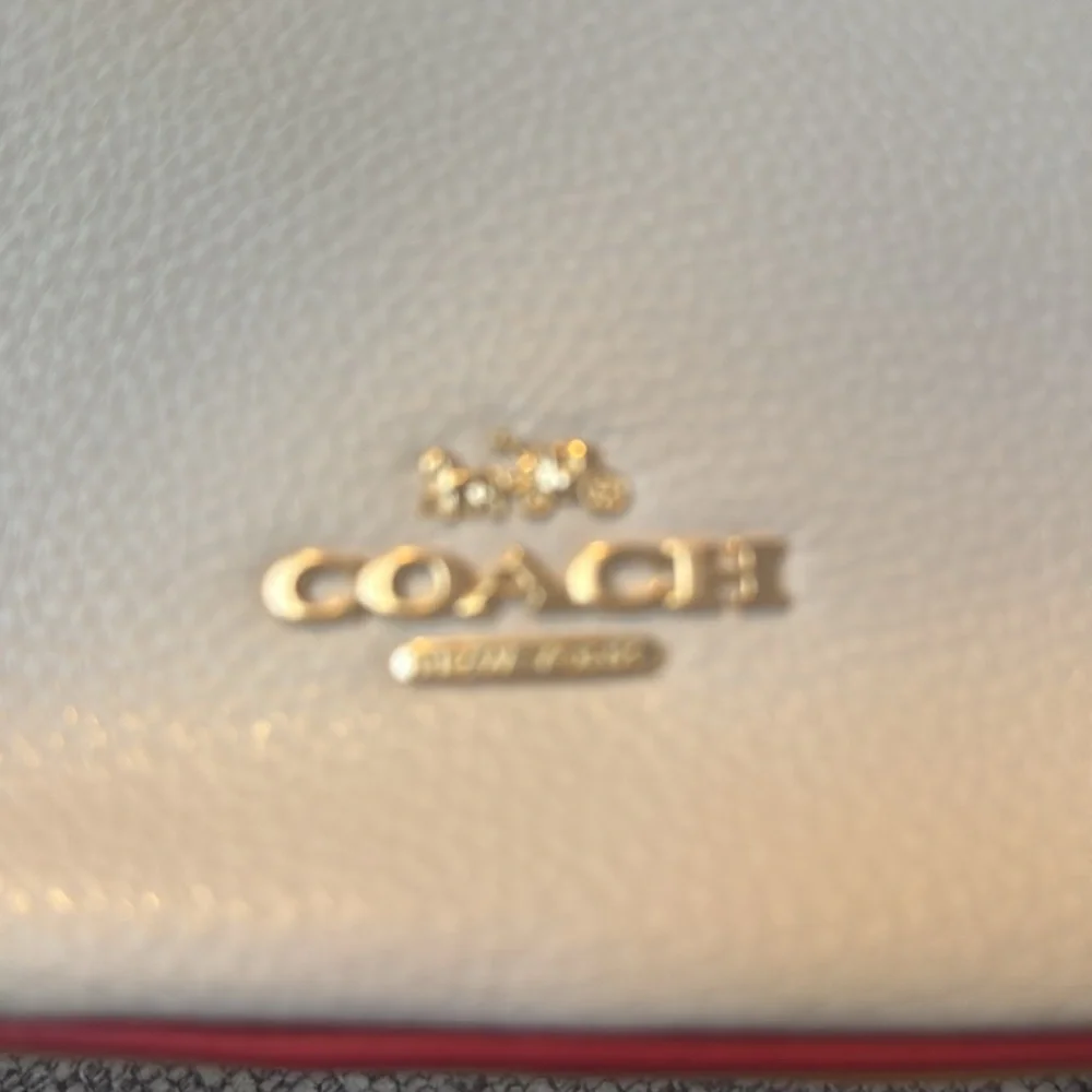 Coach crossbody - Picture 3 of 11